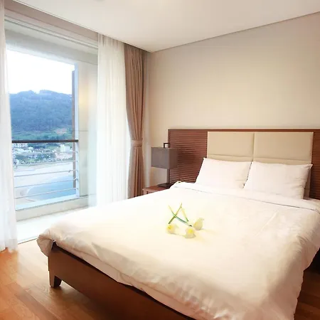 Hotel Riviera Geoje Exterior photo