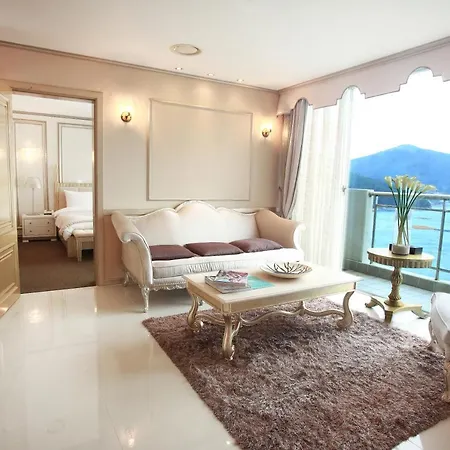 Hotel Riviera Geoje Exterior photo