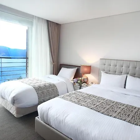 Hotel Riviera Geoje Exterior photo